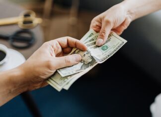 Dlaczego warto regularnie monitorować poziom wynagrodzeń w firmie