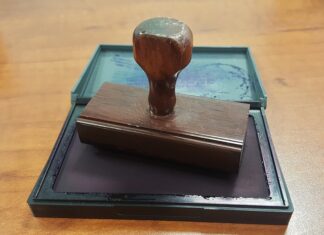 Czy notariusz zgłasza sprzedaż mieszkania?