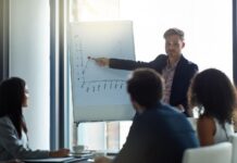 Jak nowoczesne szkolenia sprzedażowe wpływają na realny wzrost przychodów firmy